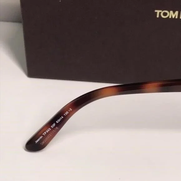 NEW AUTHENTIC Tom Ford Women display picture 3